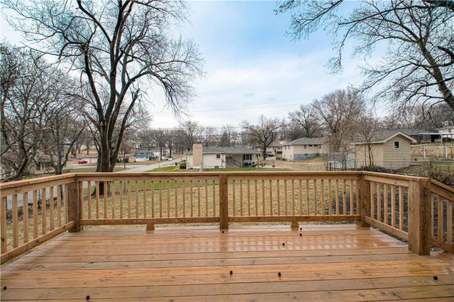 7332 Parallel Parkway, Kansas City, KS 66112