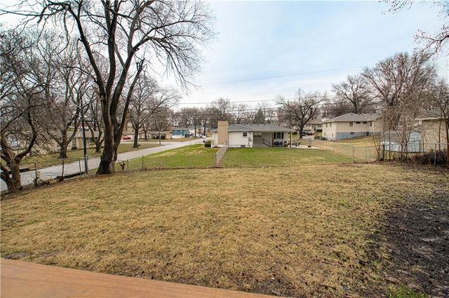 7332 Parallel Parkway, Kansas City, KS 66112