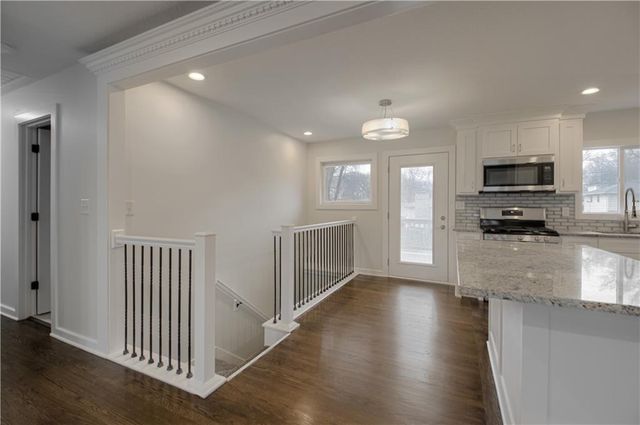 7332 Parallel Parkway, Kansas City, KS 66112