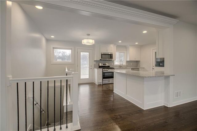 7332 Parallel Parkway, Kansas City, KS 66112