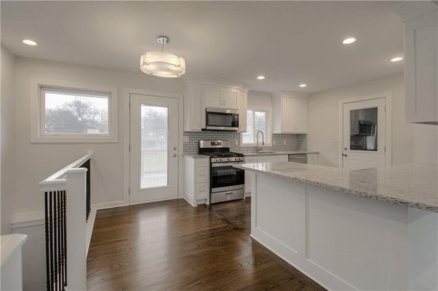 7332 Parallel Parkway, Kansas City, KS 66112