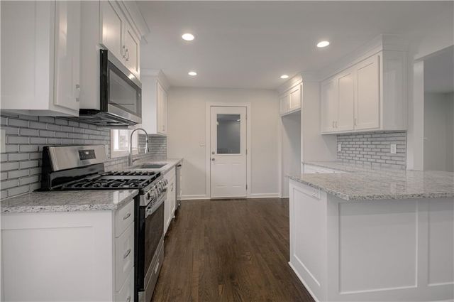 7332 Parallel Parkway, Kansas City, KS 66112