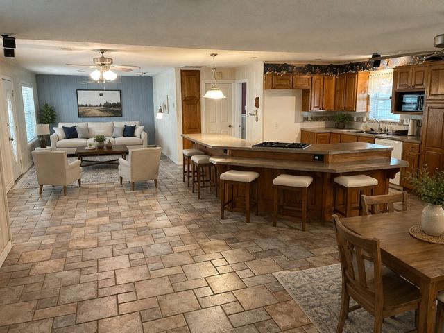406 S Main Street, Euless, TX 76040