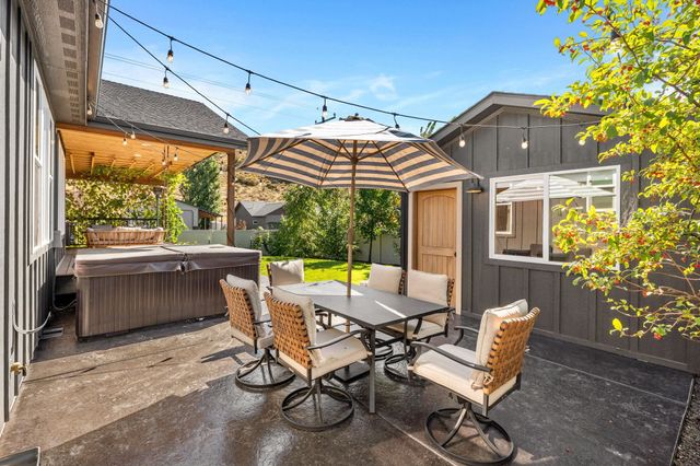 20222 E 10 Ct, Spokane Valley, WA 99016