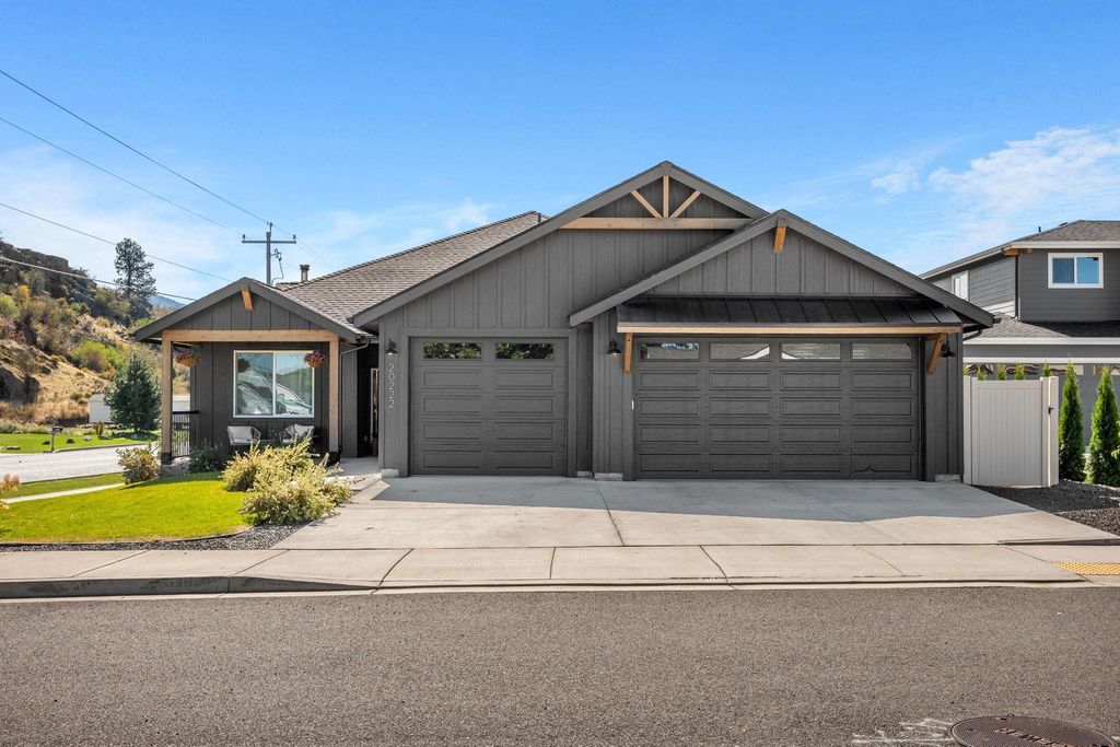 20222 E 10 Ct, Spokane Valley, WA 99016 photo 2