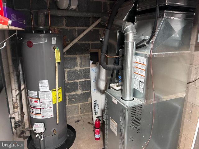 4218 EDGEHILL AVE, Baltimore, MD 21211