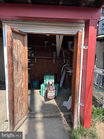 4218 EDGEHILL AVE, Baltimore, MD 21211