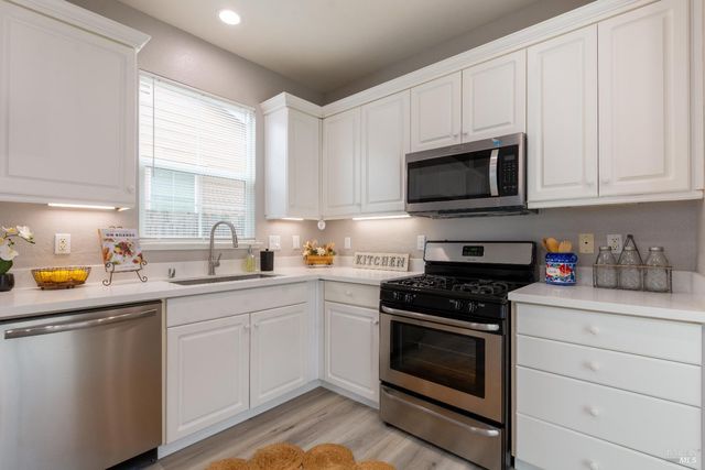 1018 Freedom Dr, Suisun City, CA 94585