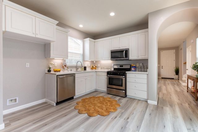 1018 Freedom Dr, Suisun City, CA 94585