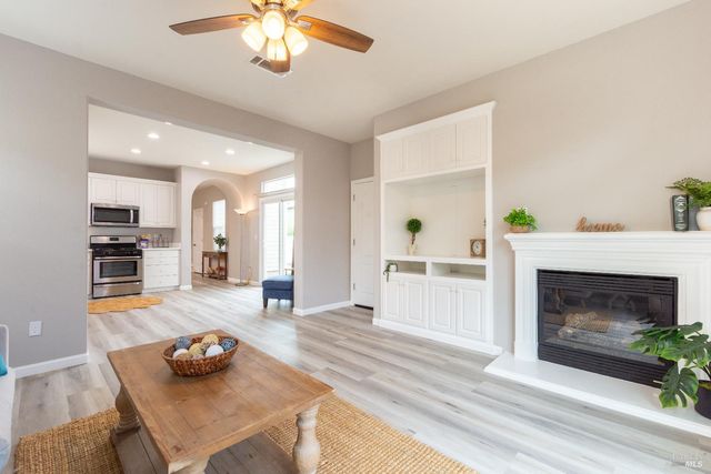 1018 Freedom Dr, Suisun City, CA 94585