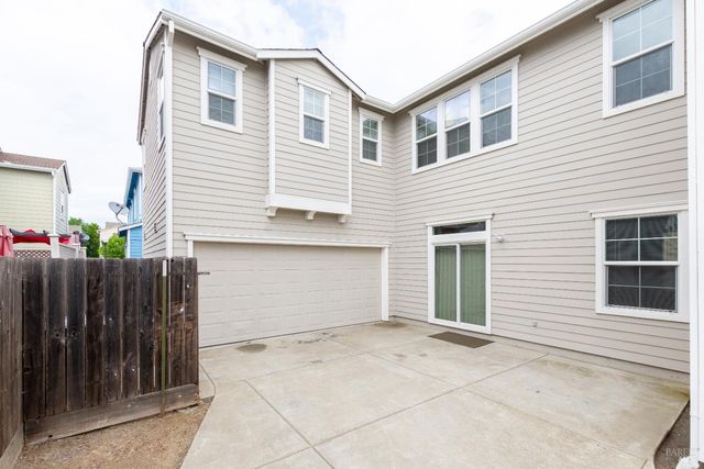 1018 Freedom Dr, Suisun City, CA 94585