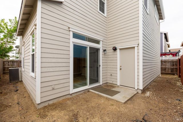 1018 Freedom Dr, Suisun City, CA 94585