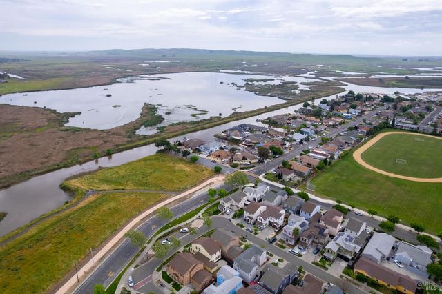 1018 Freedom Dr, Suisun City, CA 94585