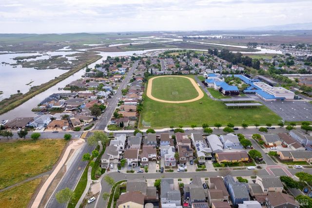 1018 Freedom Dr, Suisun City, CA 94585