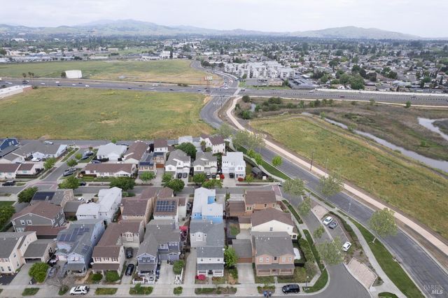 1018 Freedom Dr, Suisun City, CA 94585