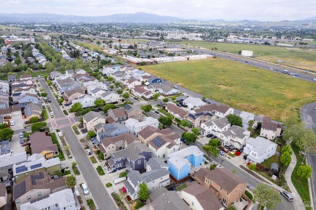 1018 Freedom Dr, Suisun City, CA 94585