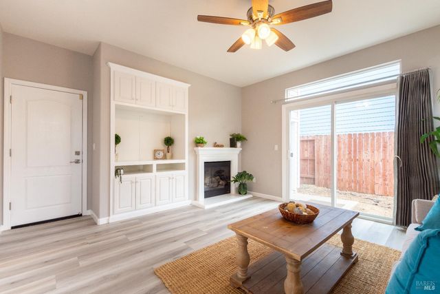 1018 Freedom Dr, Suisun City, CA 94585