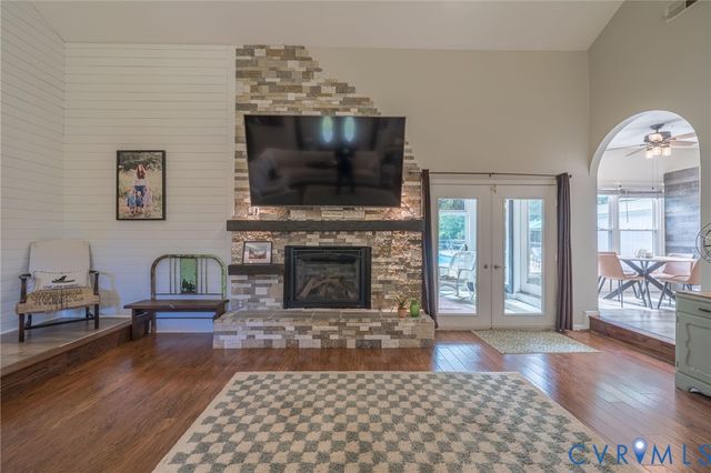12700 Coalboro Rd, Chesterfield, VA 23838