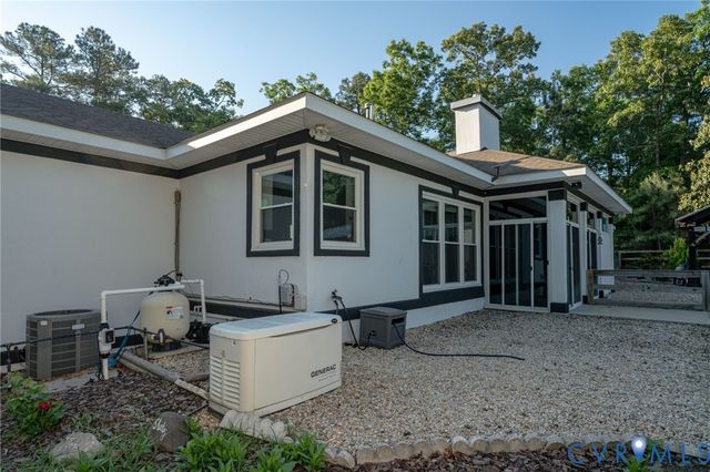 12700 Coalboro Rd, Chesterfield, VA 23838
