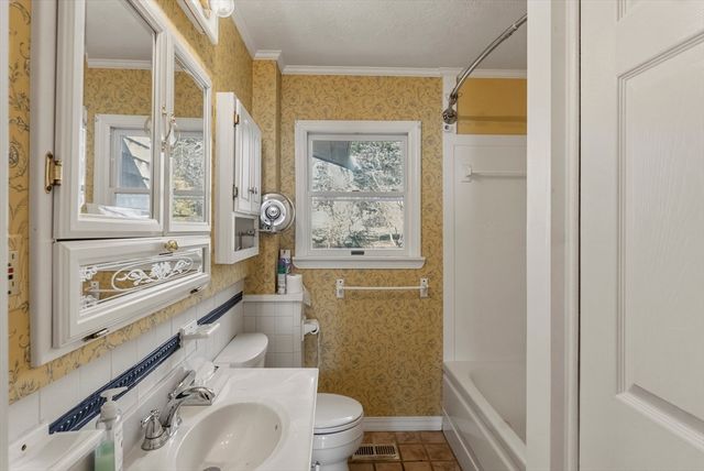 265 Manomet Point Rd, Plymouth, MA 02360