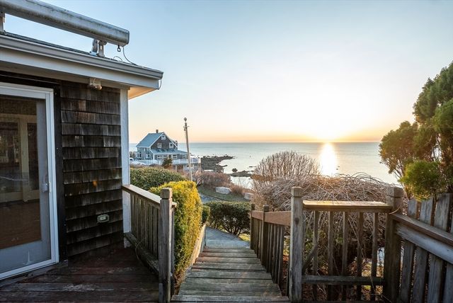 265 Manomet Point Rd, Plymouth, MA 02360