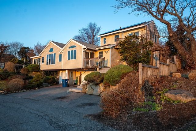 265 Manomet Point Rd, Plymouth, MA 02360