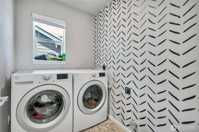 33161 Glacier Avenue SE, Black Diamond, WA 98010