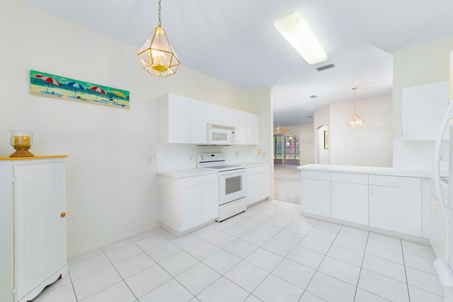 201 NW Zanzibar Place, Port St Lucie, FL 34986