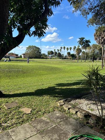 19358 Bobolink Dr, Hialeah, FL 33015