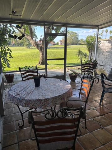 19358 Bobolink Dr, Hialeah, FL 33015