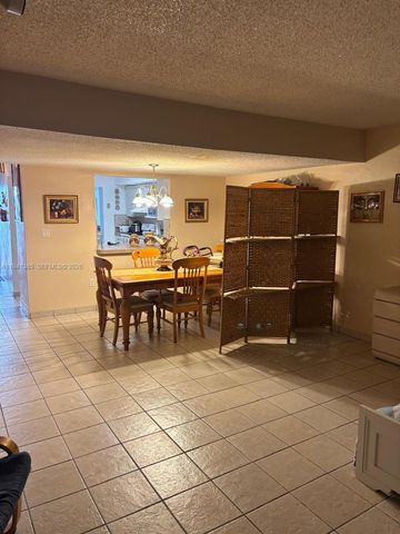 19358 Bobolink Dr, Hialeah, FL 33015