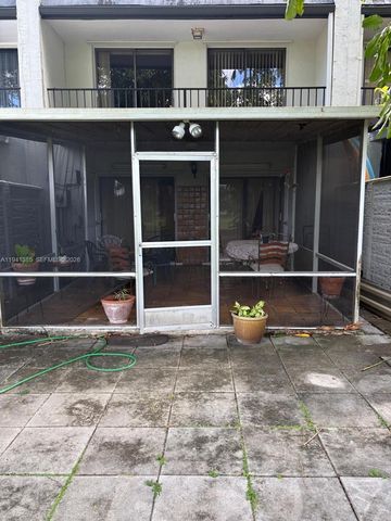 19358 Bobolink Dr, Hialeah, FL 33015