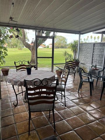 19358 Bobolink Dr, Hialeah, FL 33015