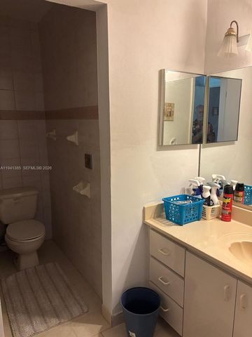 19358 Bobolink Dr, Hialeah, FL 33015