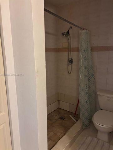 19358 Bobolink Dr, Hialeah, FL 33015