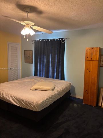 19358 Bobolink Dr, Hialeah, FL 33015