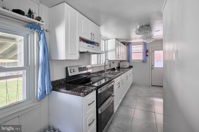 127 ANGELICA ST, Reading, PA 19611