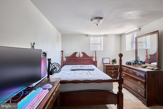 127 ANGELICA ST, Reading, PA 19611