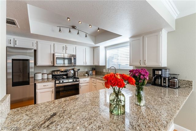 1225 Triumph Court, Las Vegas, NV 89117