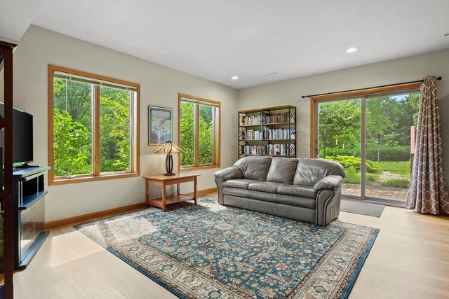 W5430 Windmill Ridge Road, New Glarus, WI 53574