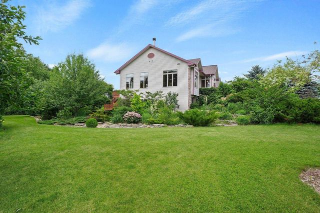W5430 Windmill Ridge Road, New Glarus, WI 53574