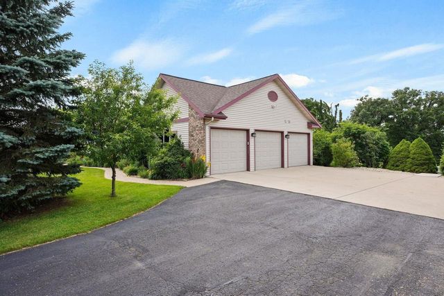 W5430 Windmill Ridge Road, New Glarus, WI 53574