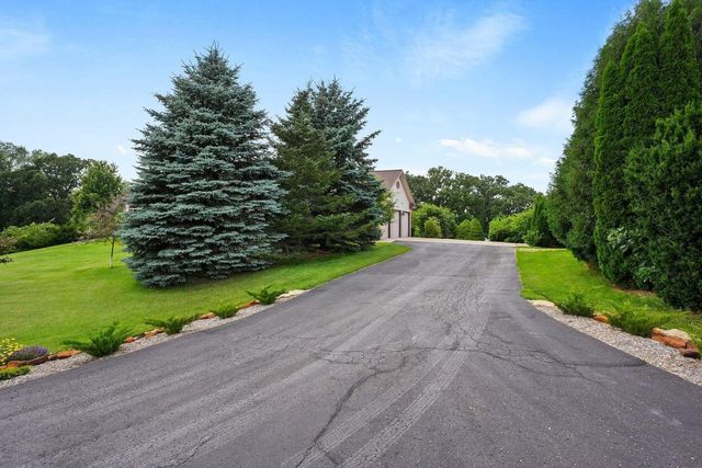 W5430 Windmill Ridge Road, New Glarus, WI 53574