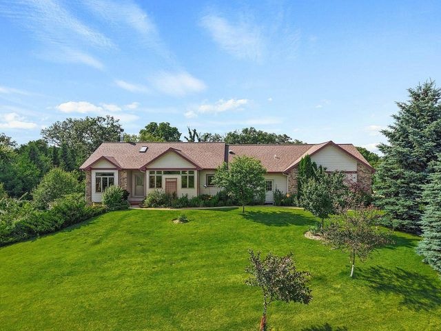 W5430 Windmill Ridge Road, New Glarus, WI 53574