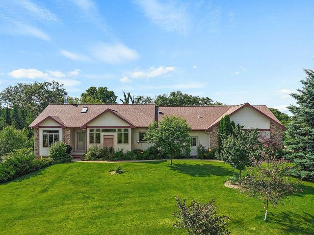 W5430 Windmill Ridge Road, New Glarus, WI 53574