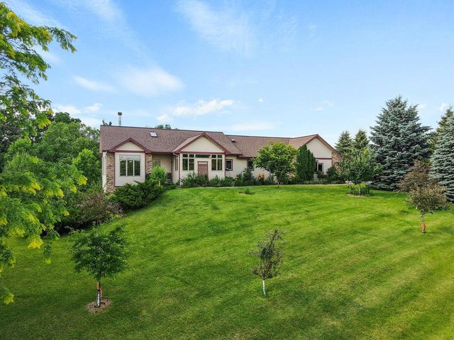W5430 Windmill Ridge Road, New Glarus, WI 53574