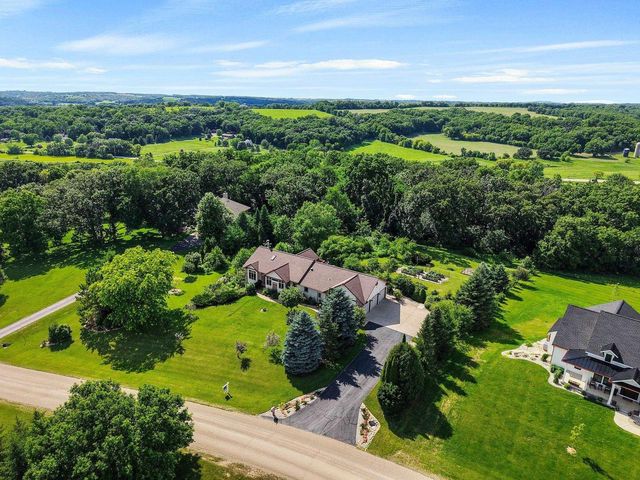 W5430 Windmill Ridge Road, New Glarus, WI 53574