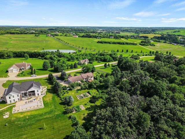 W5430 Windmill Ridge Road, New Glarus, WI 53574