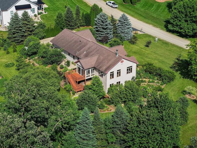W5430 Windmill Ridge Road, New Glarus, WI 53574