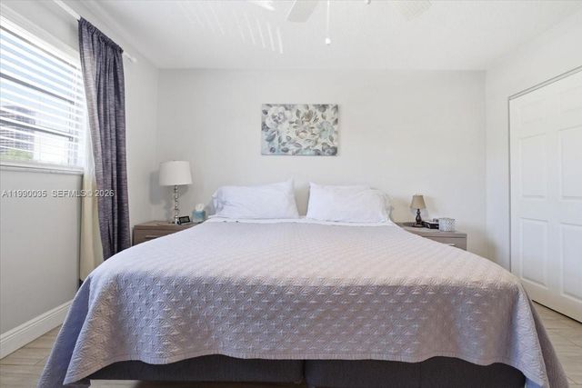 581 Blue Heron Dr 205-B, Hallandale Beach, FL 33009